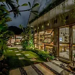 Lokal Bali Hostel