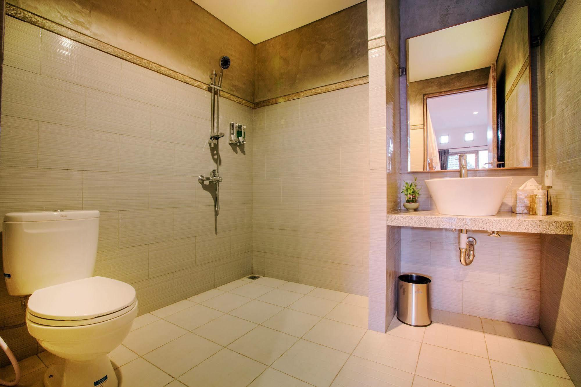 Lokal Bali Hostel